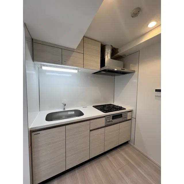 Comforia Live Kiba - Interior - ["Cabinetry", "Kitchen sink", "Countertop"]