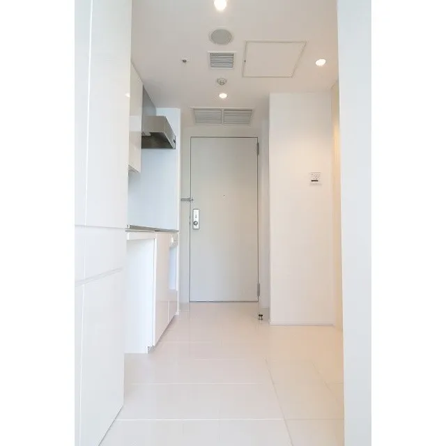 Frontier Residence The Tower Shinagawa - Interior - ["Door", "Building", "Fixture"]