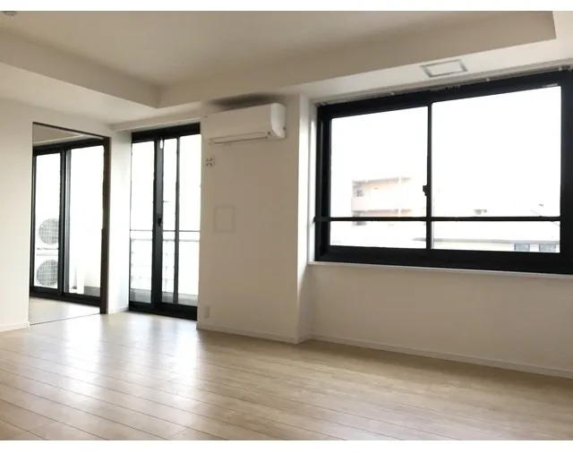 Abitation - Interior - ["Flooring", "Floor", "Interior design"]