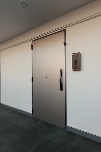 Terra Silk Forest - Interior - ["Door", "Door handle", "Household hardware"]