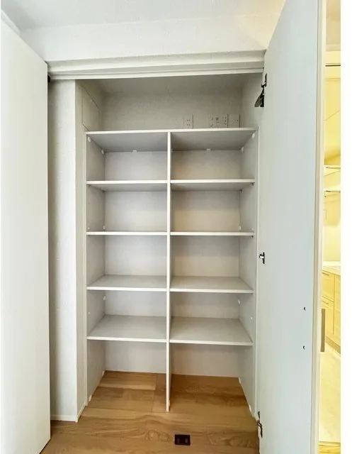 Claire Seta - Interior - ["Wood", "Flooring", "Floor"]