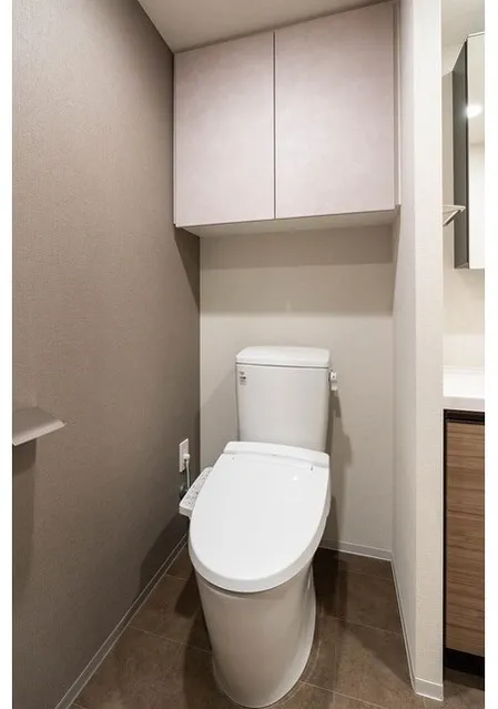 Livio Maison Asakusa Kaminarimon - Interior - ["Toilet seat", "Toilet", "Plumbing fixture"]
