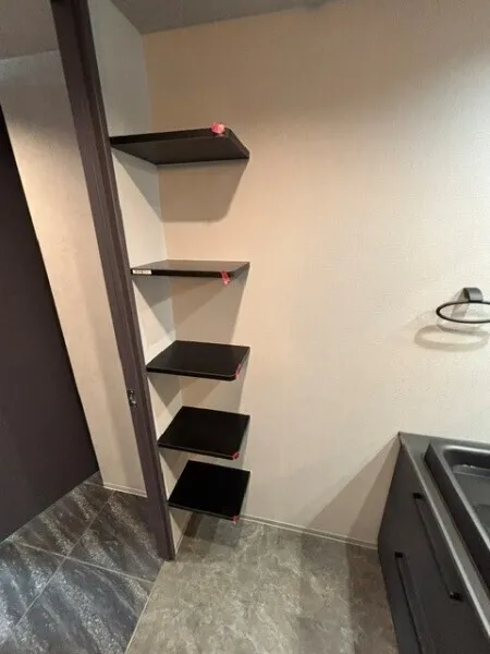 EXAM AKASAKA - Interior - ["Shelving", "Shelf", "Wood stain"]