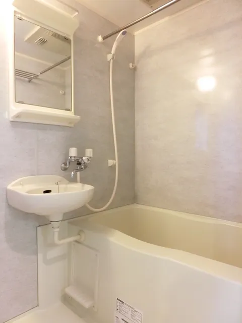 Marble Court Denenchofu - Interior - ["Tap", "Plumbing fixture", "Bathroom sink"]