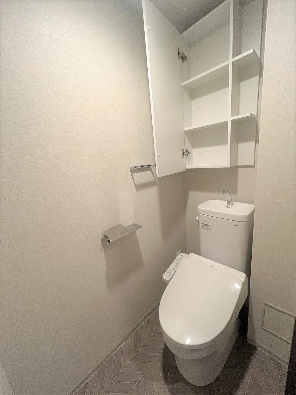Blanchiesta Kiba - Interior - ["Toilet seat", "Plumbing fixture", "Toilet"]