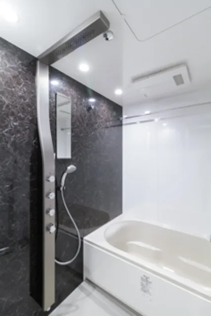 Plumeria Residence Omori - Interior - ["Bathtub", "Building", "Property"]