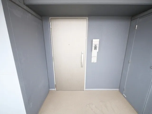 Comforia Kiba Water Park - Interior - ["Door", "Building", "Fixture"]