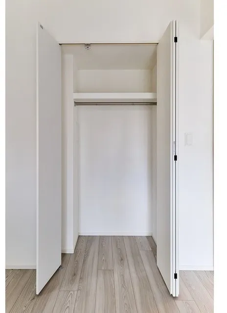 Comforia Liv Oshiage NORTH - Interior - ["Flooring", "Wood", "Floor"]