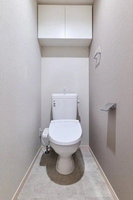 Gran Casa Hikifune II - Interior - ["Toilet seat", "Toilet", "Bathroom"]