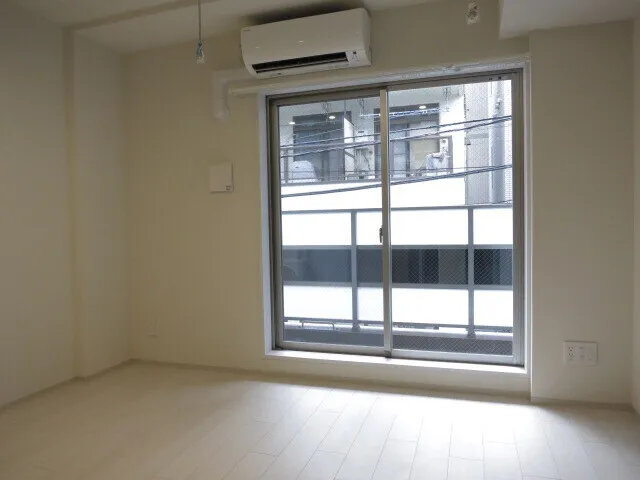 Live Casa Ueno - Interior - ["Flooring", "Floor", "Apartment"]