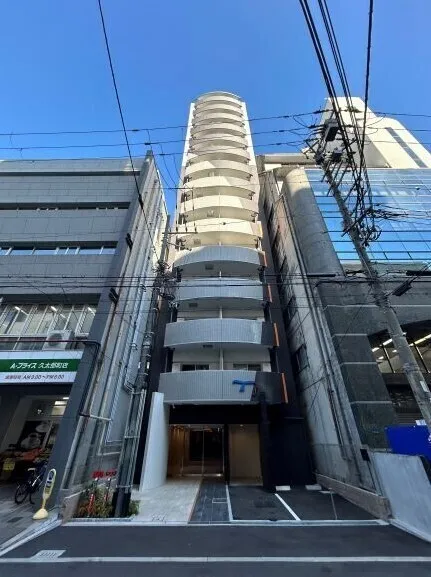 Serenite Fran Honmachi - Exterior - ["Electrical cable", "Steel", "Cylinder"]