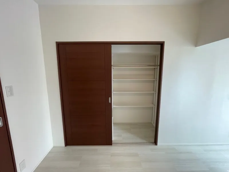 Residia Iriya - Interior - ["Wood", "Flooring", "Floor"]