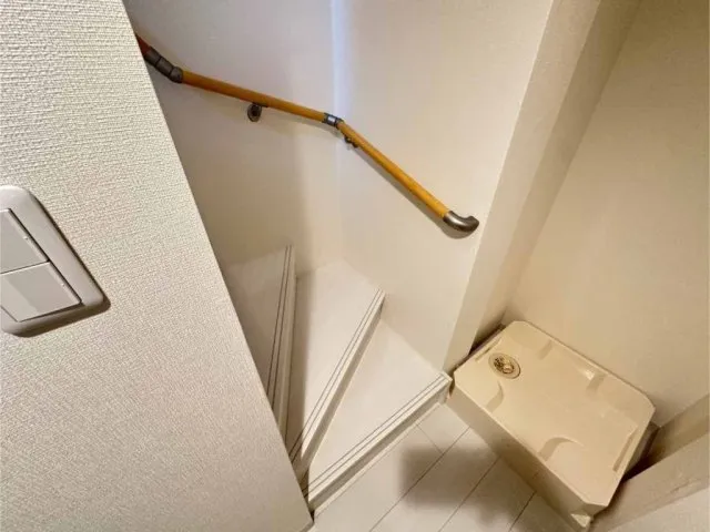 Segrate Nihonbashi - Interior - ["Household hardware", "Plywood", "Tile Flooring"]