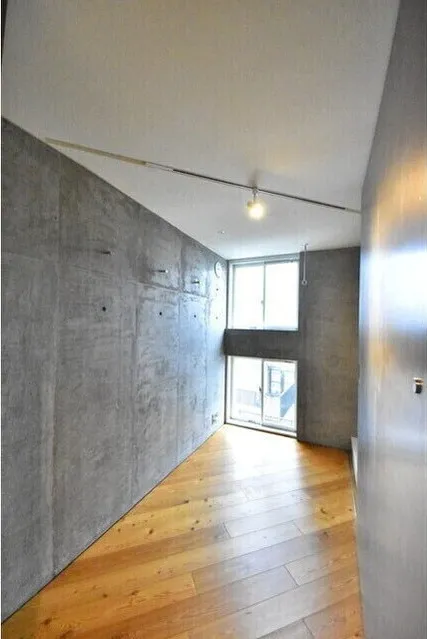 FARE Uehara Noye EAST - Interior - ["Ceiling", "Flooring", "Floor"]