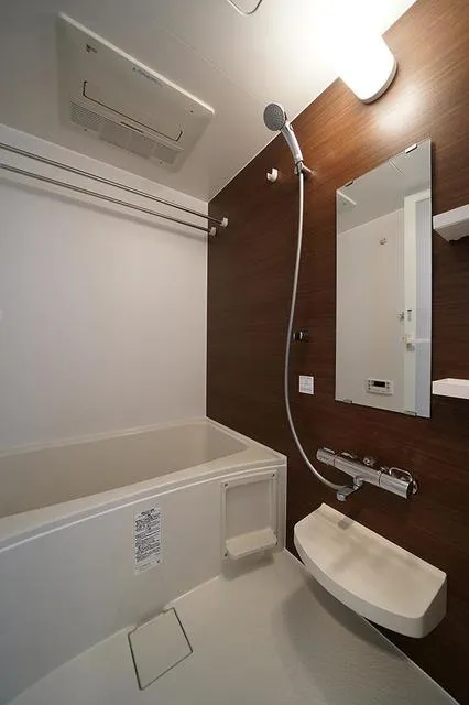 Cerulean Holmes Kachidoki - Interior - ["Building", "Mirror", "Plumbing fixture"]