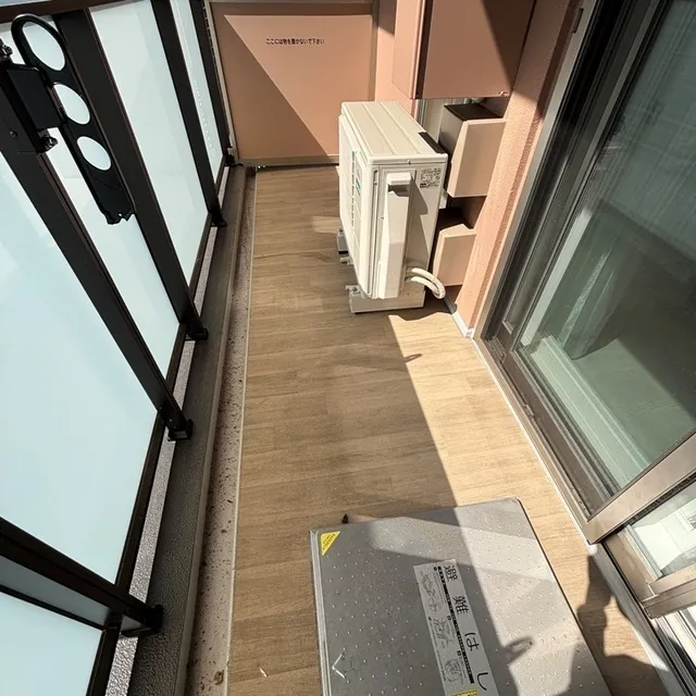 Park Axis Shinagawa Tennozu Isle - Interior - ["Floor", "Flooring", "Glass"]