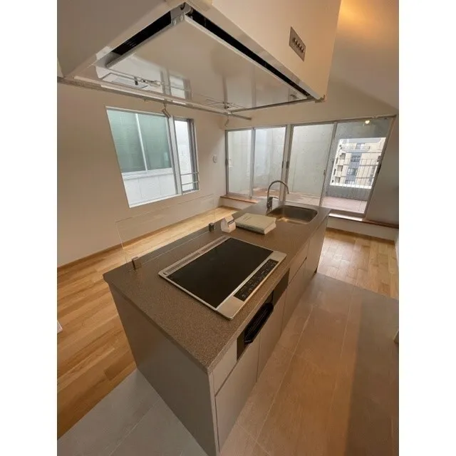 ASTILE Azabujuban - Interior - ["Countertop", "Property", "Cabinetry"]