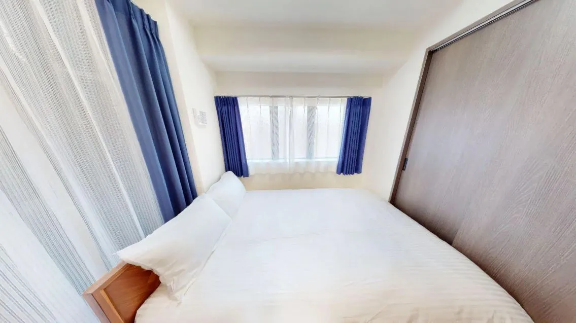 Hmlet Nihonbashi Hamacho - Interior - ["Bedroom", "Floor", "Bed"]