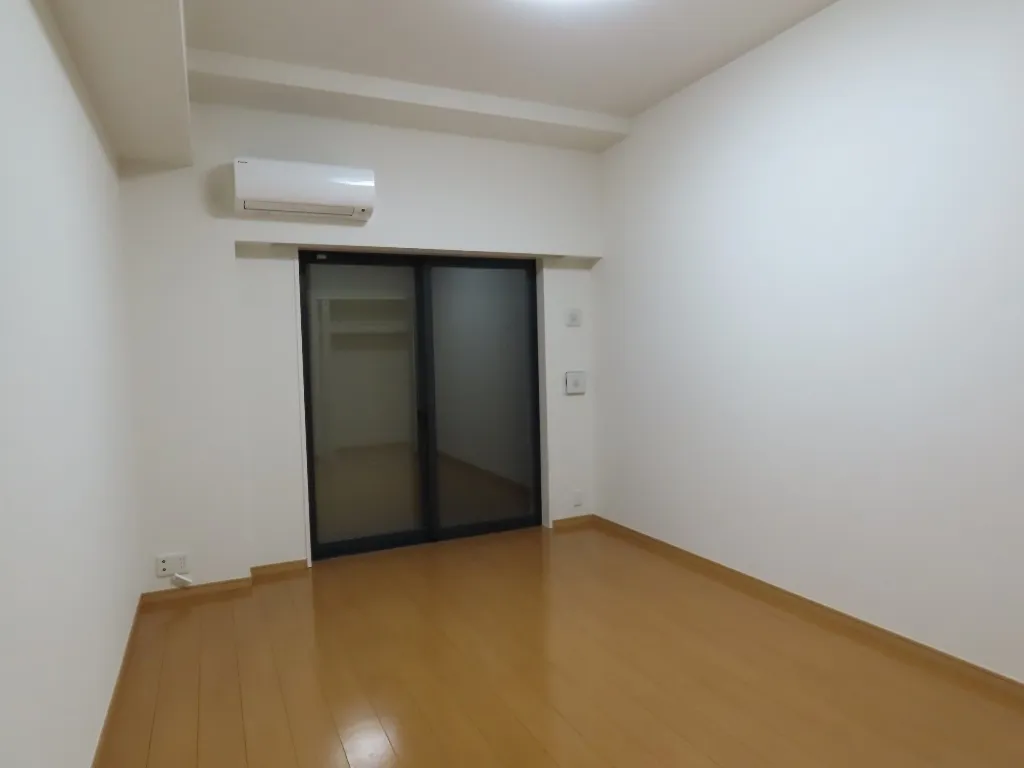 Pacific Court Meguro Minami - Interior - ["Flooring", "Floor", "Wood flooring"]