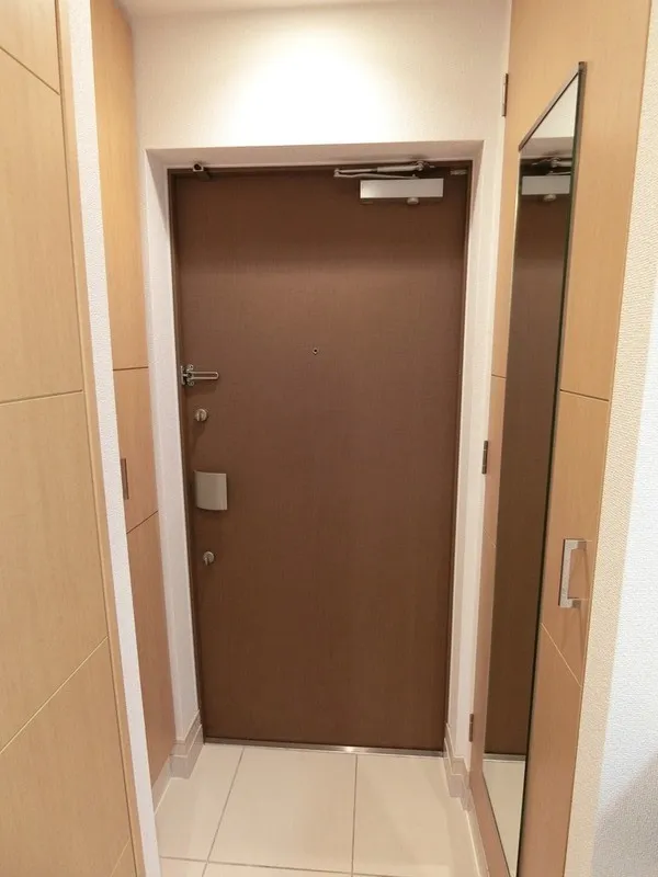 Cross Residence Kamata - Interior - ["Wood", "Brown", "Composite material"]