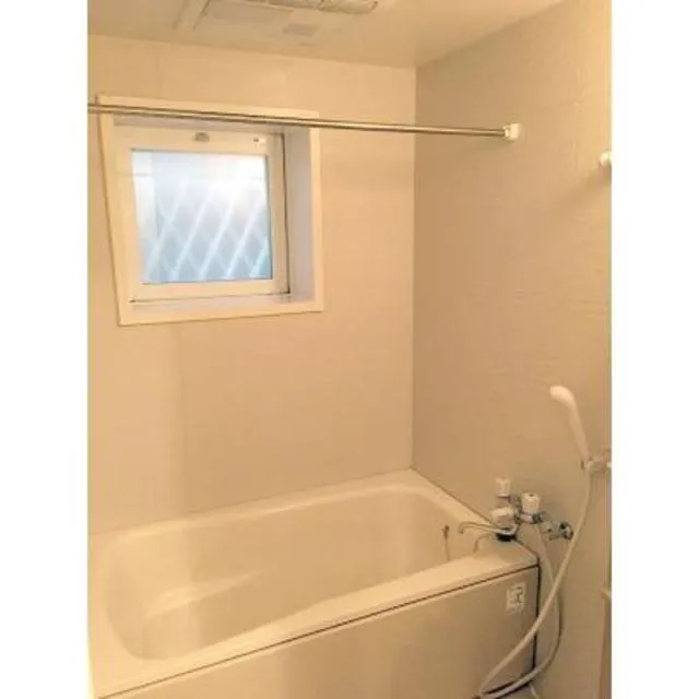Belle Maison (3 Floor Maisonette) - Interior - Bathroom