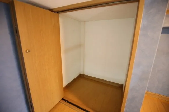 Amuse Saginomiya - Interior - ["Wood", "Flooring", "Floor"]