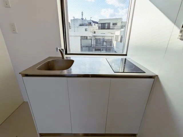 Faret Yoyogi Uehara - Interior - ["Tap", "Countertop", "Cabinetry"]