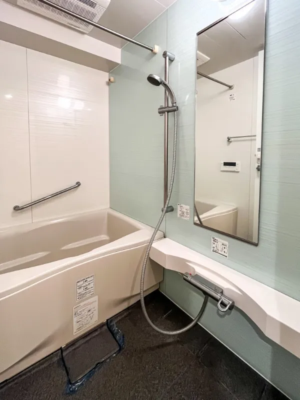 RESIDIA Kinshicho II - Interior - ["Bathroom", "Plumbing fixture", "Flooring"]
