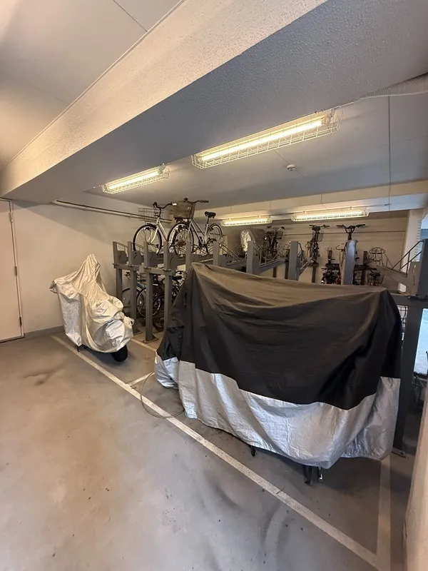 Esty Maison Togoshi - Interior - Bike storage