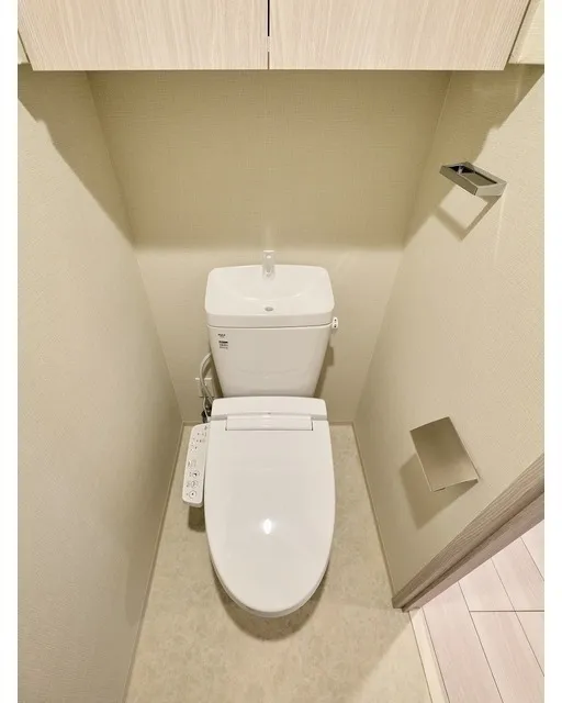 Comforia Liv Nishioshima SOUTH - Interior - ["Toilet seat", "Toilet", "Plumbing fixture"]