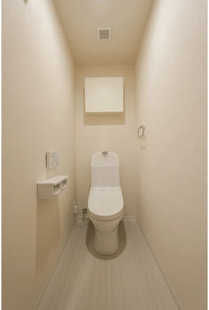 HF Oshiage Residence - Interior - ["Toilet seat", "Toilet", "Flooring"]