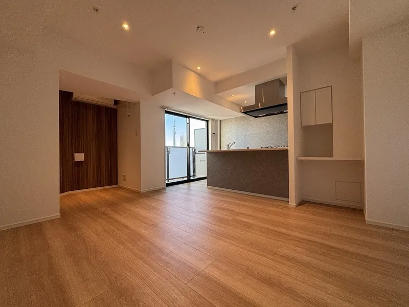 Log Iriya - Interior - ["Flooring", "Floor", "Wood flooring"]