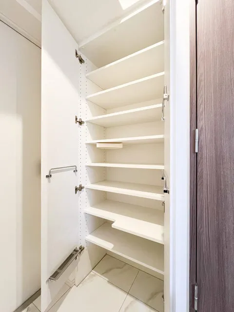 BPR Residence Minami-Shinagawa - Interior - ["Flooring", "Wood", "Interior design"]