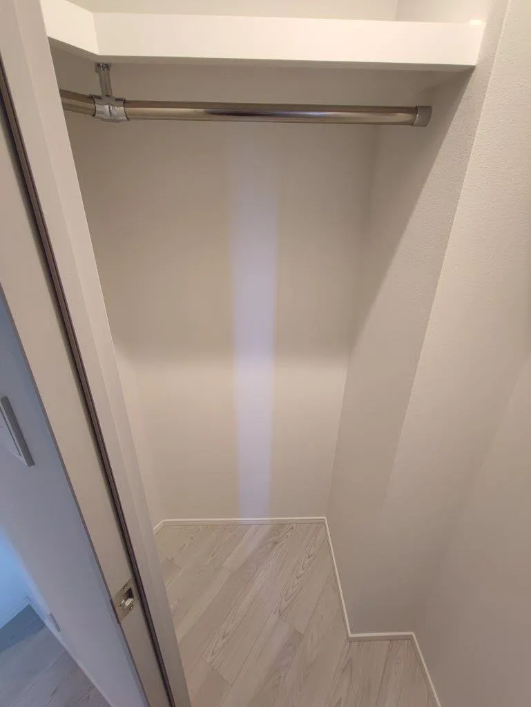 Cross Residence Takadanobaba - Interior - ["Wood", "Fixture", "Composite material"]