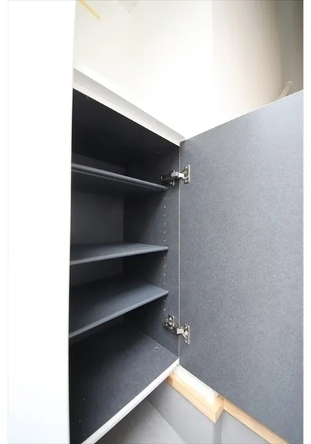 Luna Court Koiwa - Interior - ["Grey", "Shelving", "Cabinetry"]