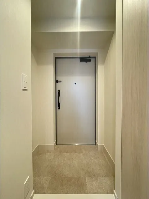 Comforia Liv Minamisunamachi East - Interior - ["Wall", "Flooring", "Floor"]