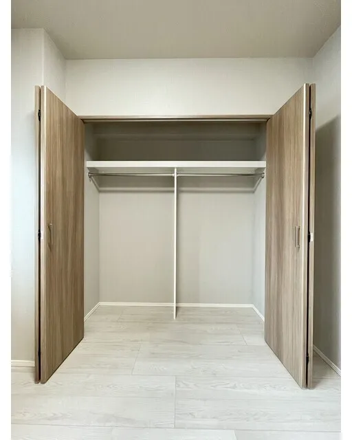 Comforia Liv Minamisunamachi East - Interior - ["Wood", "Flooring", "Floor"]