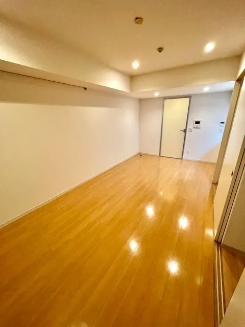 Residia Nishi Azabu - Interior - ["Fixture", "Wood", "Building"]