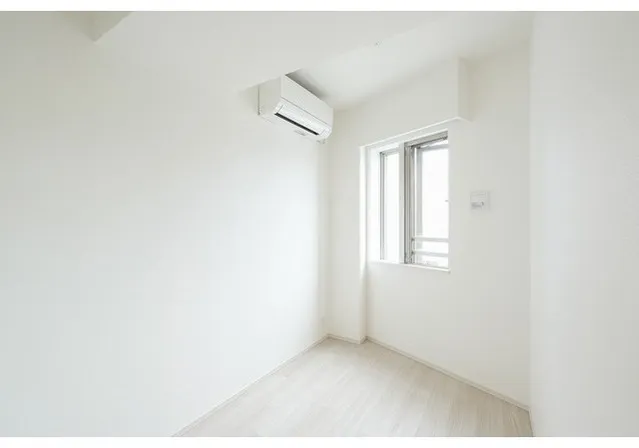 Comforia Higashiueno - Interior - ["Window", "Fixture", "Building"]