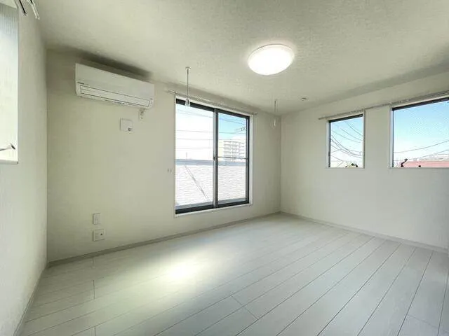 Mare Saginomiya - Interior - ["Floor", "Flooring", "Ceiling"]