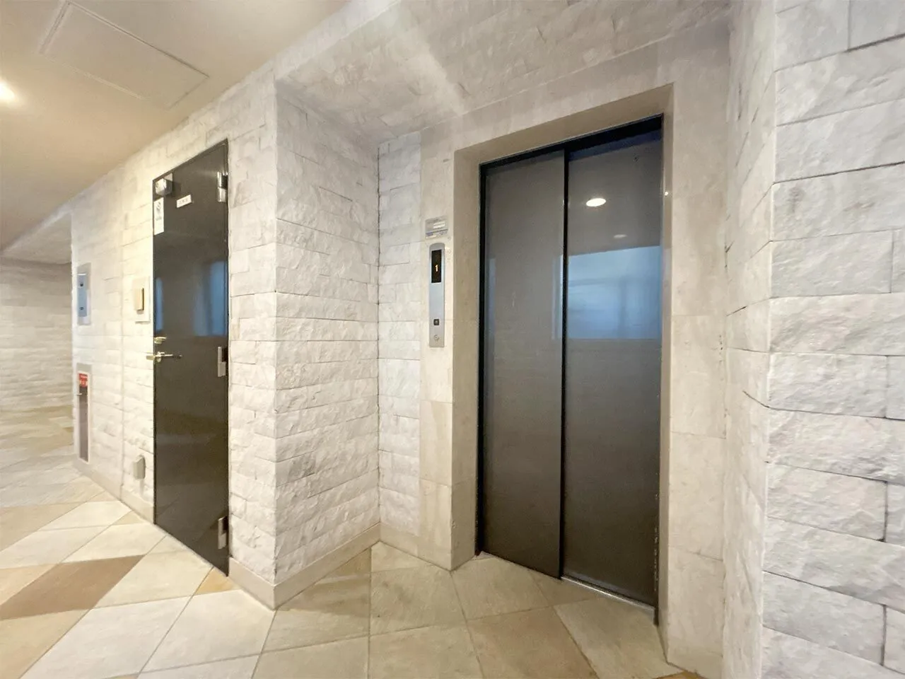 Mynavi STAY Miraie Nihonbashi Kabutocho - Exterior - []