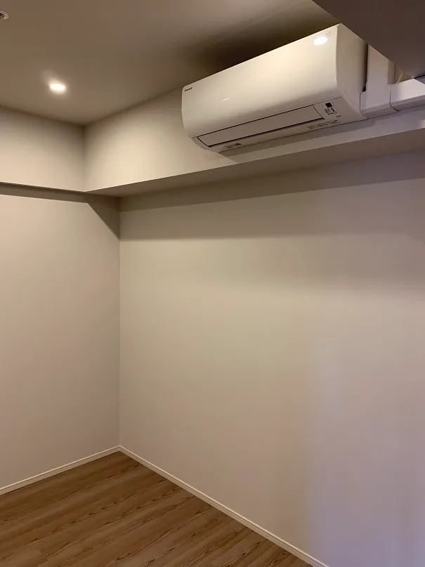 Rufon Prog Ueno Marks - Interior - ["Wood", "Building", "Floor"]