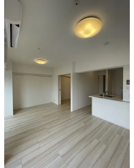Comforia Liv Hirai MUTIO - Interior - ["Flooring", "Floor", "Ceiling"]