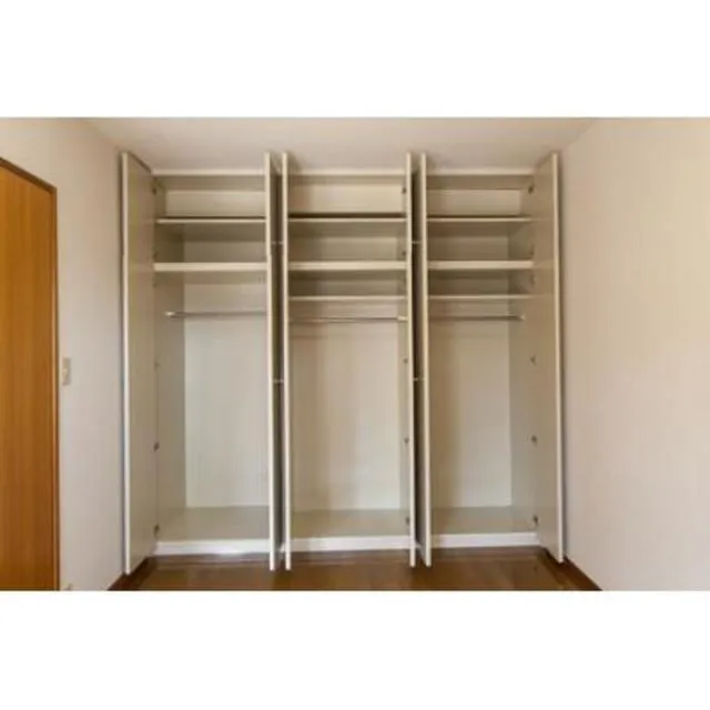 Casa Kuroyanagi - Interior - ["Door", "Fixture", "Rectangle"]