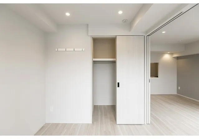 Azur Terrace Meguro Yakumo - Interior - ["Building", "Wood", "Floor"]