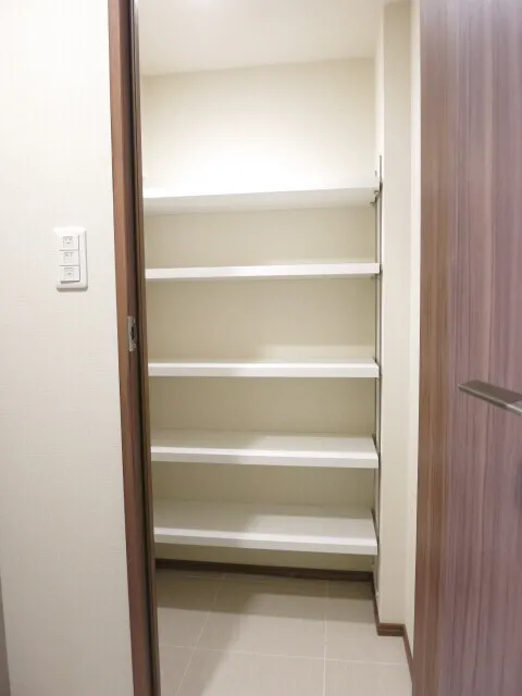A-Standard Shibaura - Interior - ["Wood", "Flooring", "Floor"]
