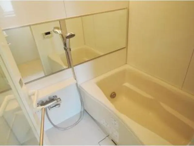 MM Garden - Interior - ["Plumbing fixture", "Bathroom", "Shower head"]