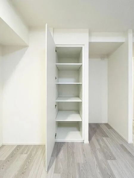 Brillia Ist Asakusa - Interior - ["Flooring", "Floor", "Wall"]