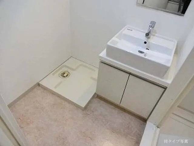 Comforia Oshiage - Interior - ["Flooring", "Floor", "Plumbing fixture"]