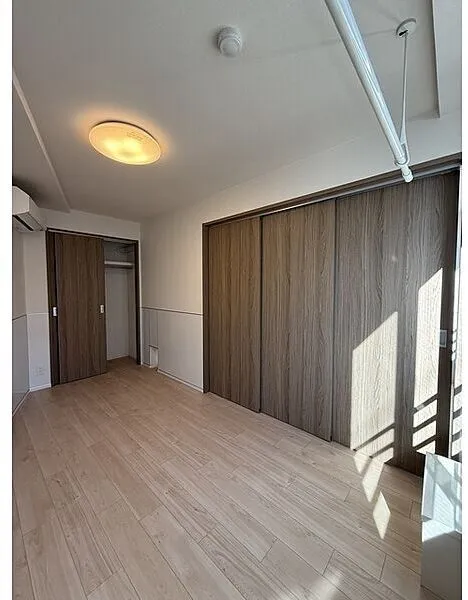 Glorio Shelt Suginami Honancho - Interior - ["Flooring", "Floor", "Wood"]